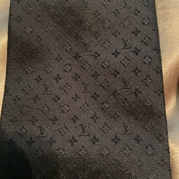 Louis Vuitton Tie - Picture 1 of 7